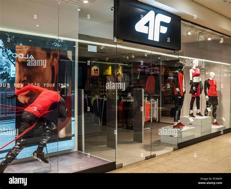 4f store sportswear.